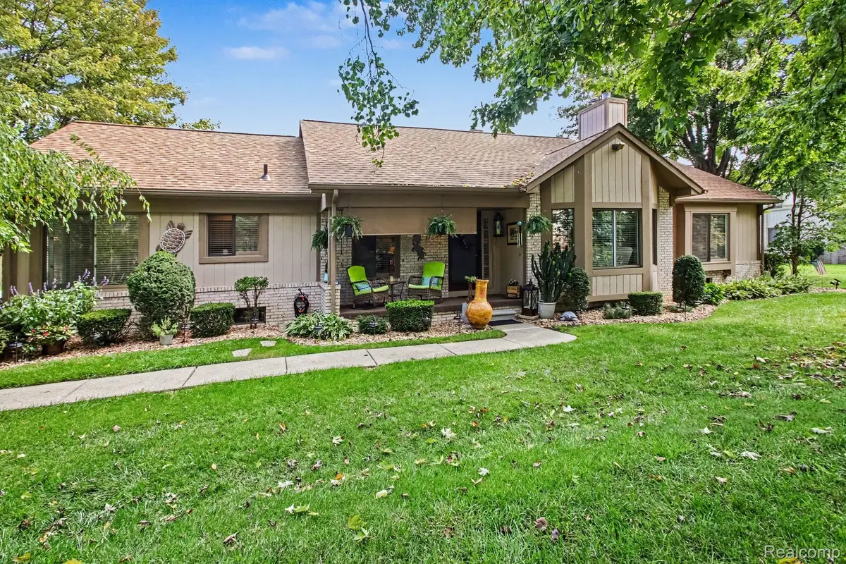 20433 Villa Grande Circle, Clinton, MI 48038 - #1