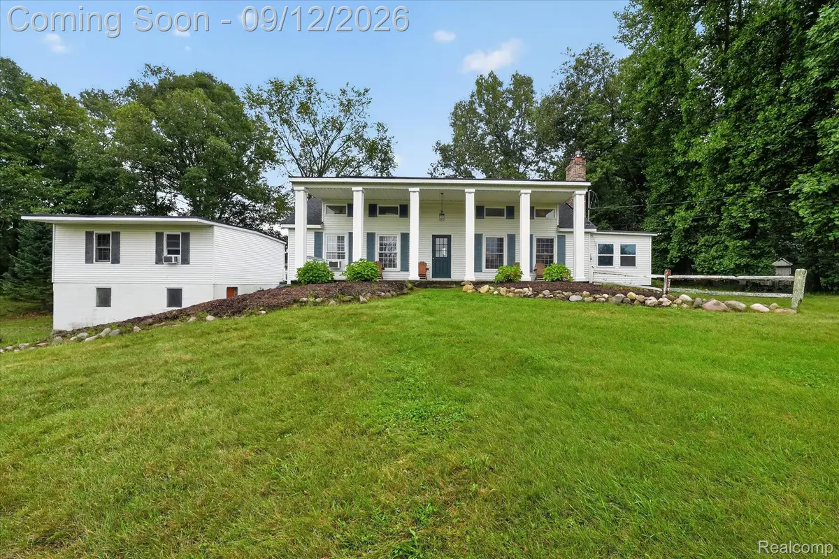 1205 W Oakwood Road, Oxford, MI 48371 - #1