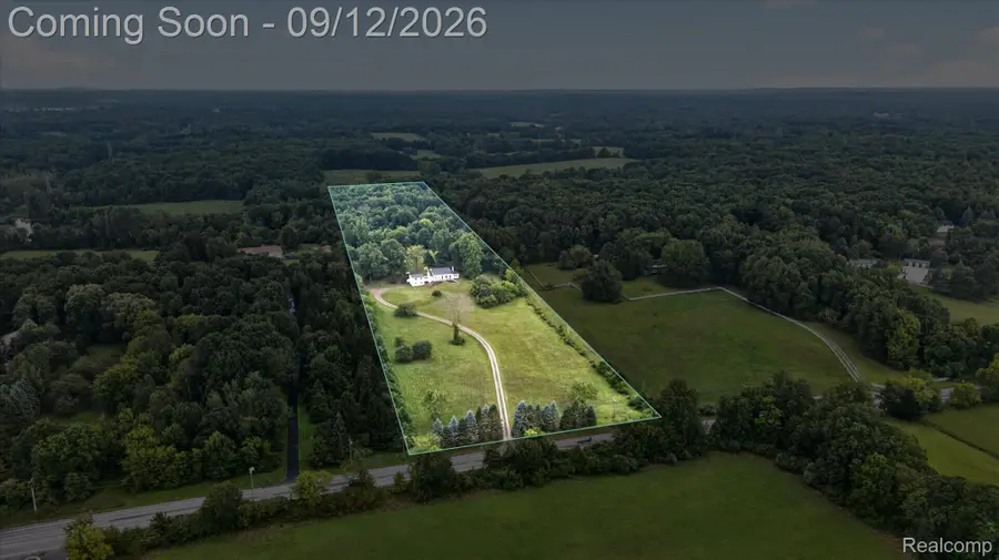 1205 W Oakwood Road, Oxford, MI 48371 - #2