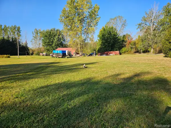 2011 W Blackmore Road, Mayville, MI 48744