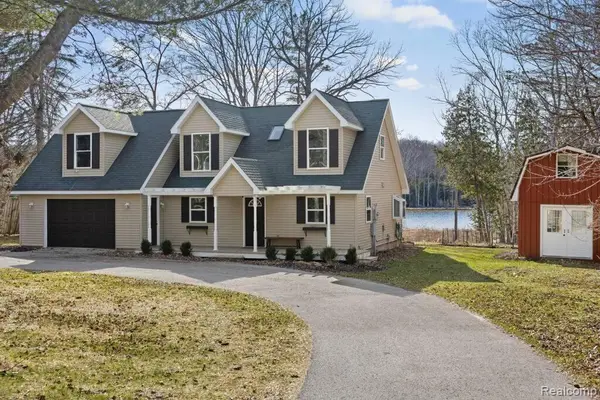8275 Shrigley, Charlevoix, MI 49720