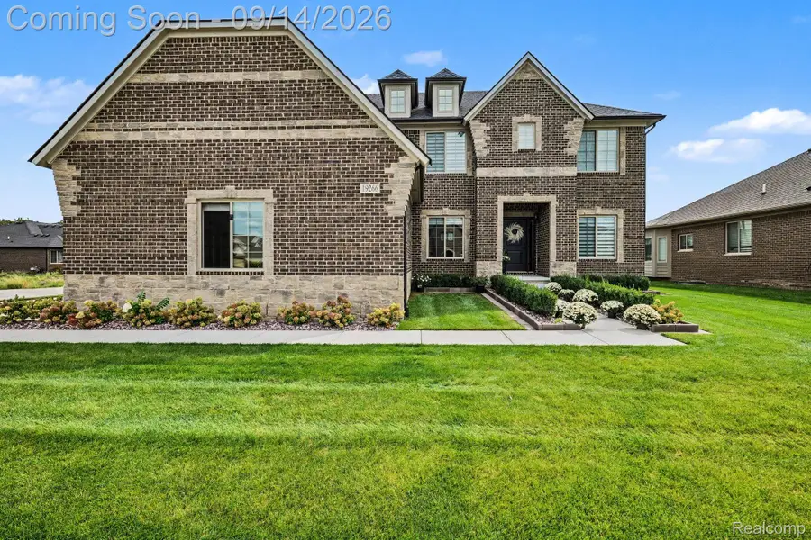 19266 Thompson Drive, Macomb, MI 48042 - #2