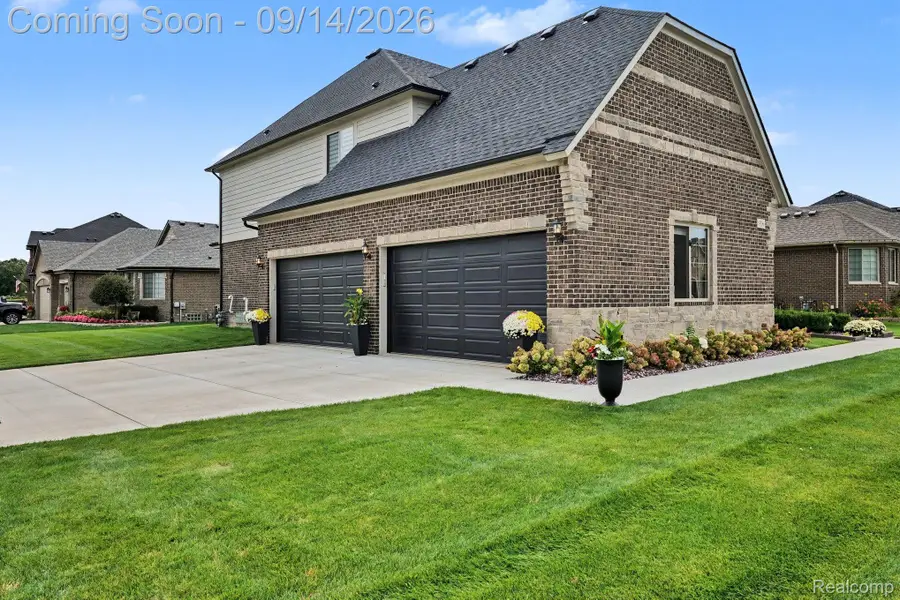 19266 Thompson Drive, Macomb, MI 48042 - #3
