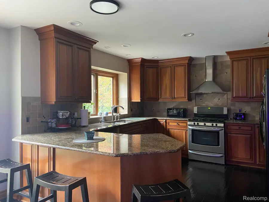15133 Towering Oaks Drive, Shelby, MI 48315 - #2