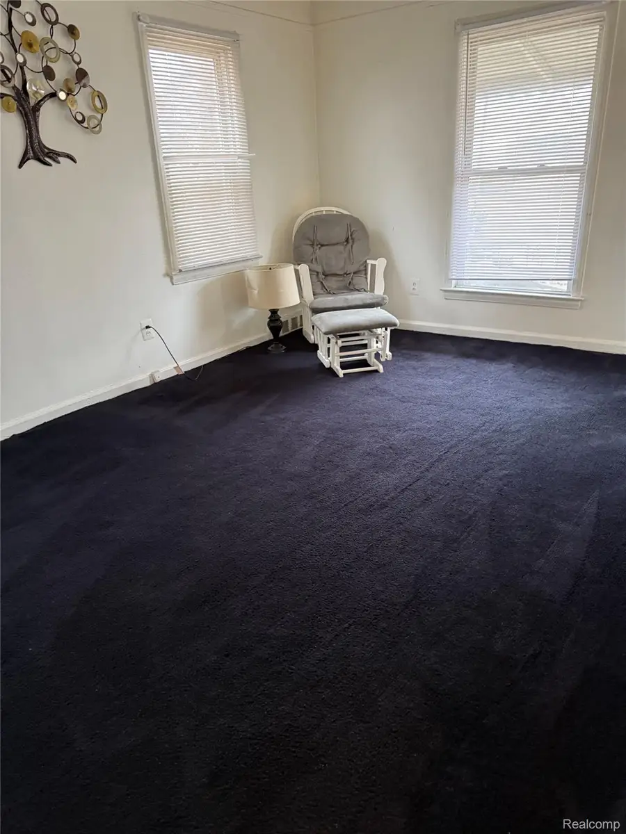 6851 Greenview Avenue, Detroit, MI 48228 - #2