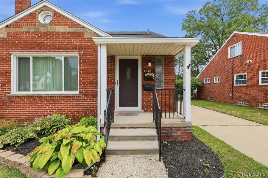 203 Pare Street, Clawson, MI 48017 - #2
