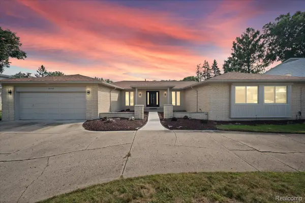22765 Kenwyck Drive, Southfield, MI 48034