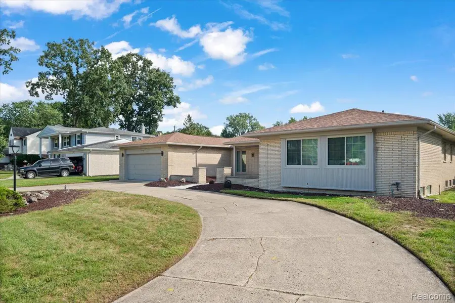 22765 Kenwyck Drive, Southfield, MI 48034 - #3