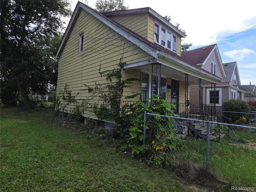 9372 Jameson Street, Detroit, MI 48214 - #3