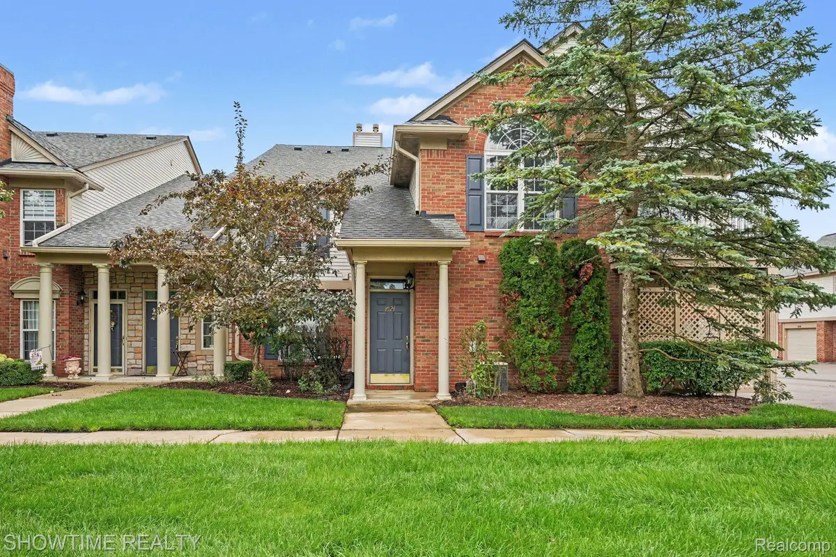 3524 Tremonte Circle S, Rochester, MI 48306 - #1