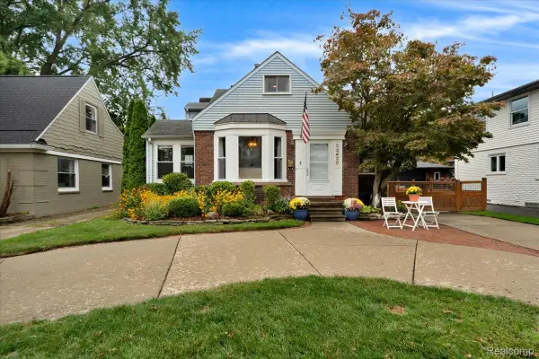 22430 Lakeland Street, StClairShores, MI 48081