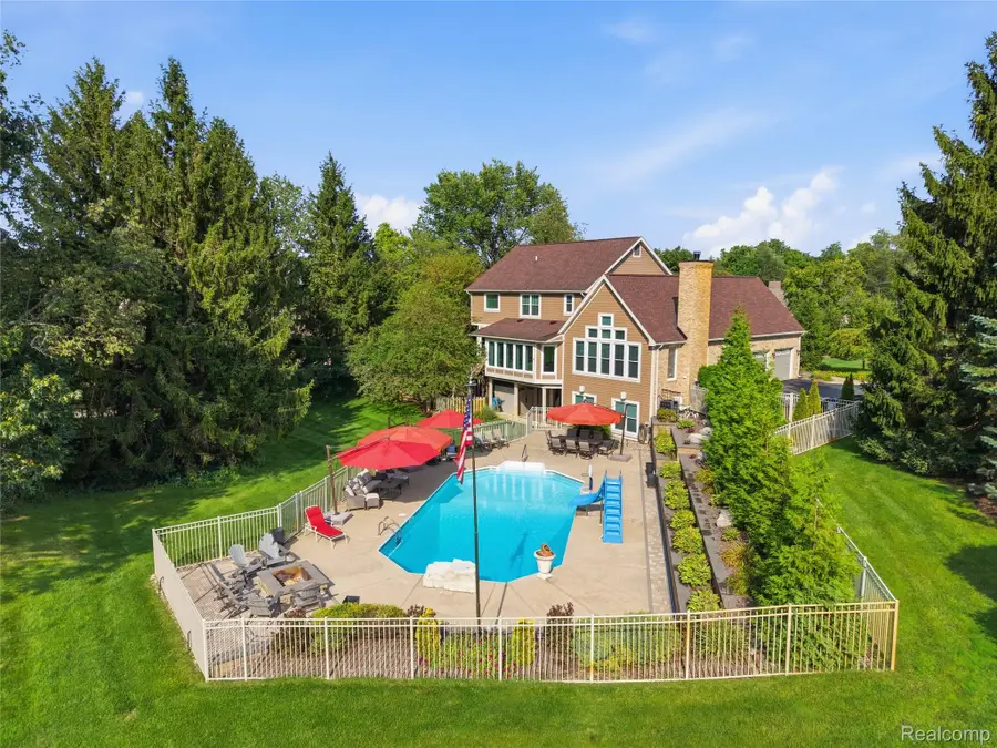 5172 Timber Bend Drive, Brighton, MI 48116 - #2