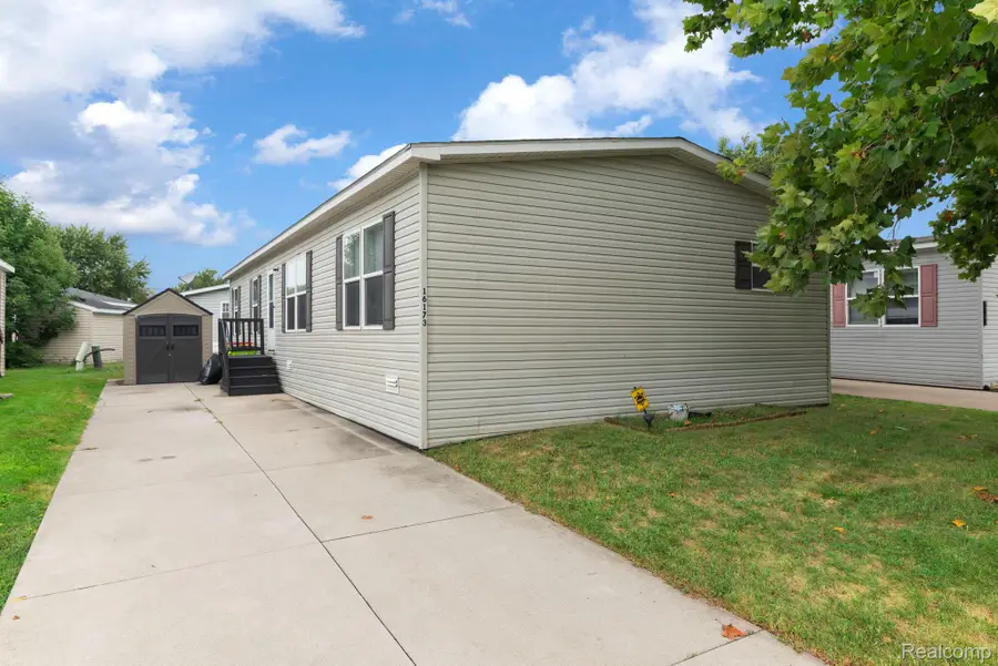 16173 Charlemagne Avenue, Clinton Township, MI 48038 - #2