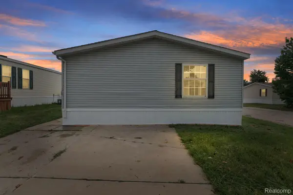 15828 Croatia Drive, ClintonTownship, MI 48038
