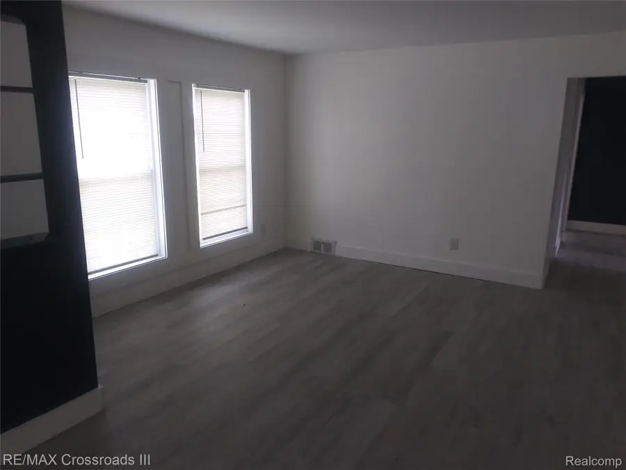 672 Nash Avenue, Ypsilanti, MI 48198 - #3