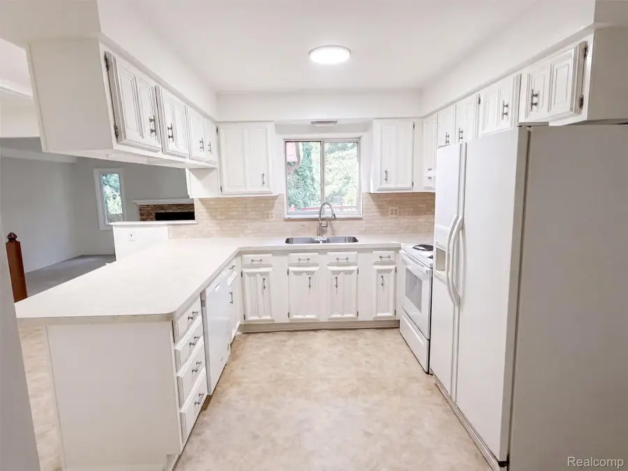 38651 Chartier Street, Harrison Township, MI 48045 - #2