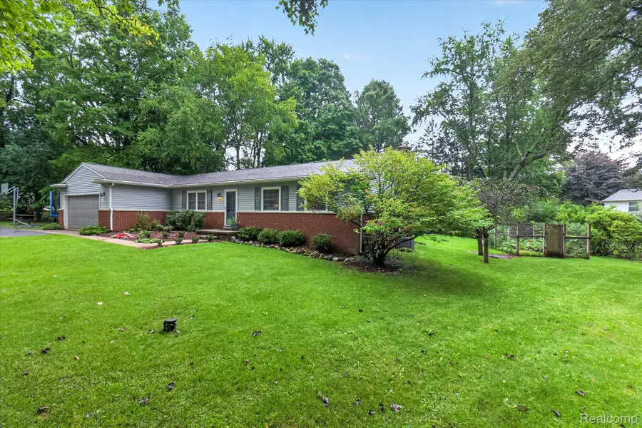 3137 Old Orchard Drive, Brighton, MI 48114 - #2
