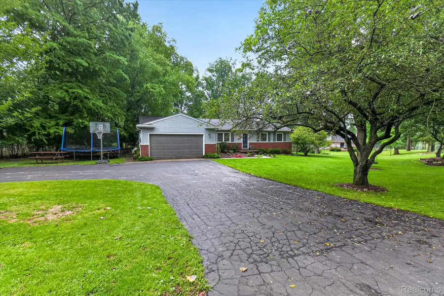 3137 Old Orchard Drive, Brighton, MI 48114 - #3
