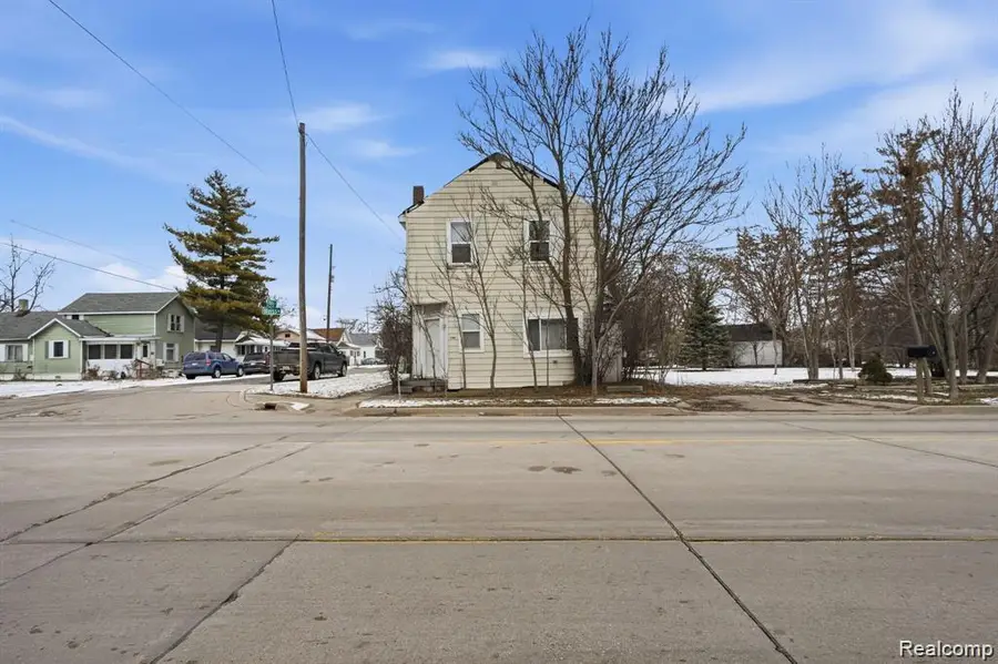 346 Weiss Street, Saginaw, MI 48604 - #2