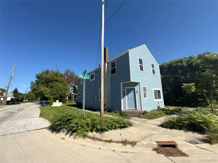 346 Weiss Street, Saginaw, MI 48604 - #3