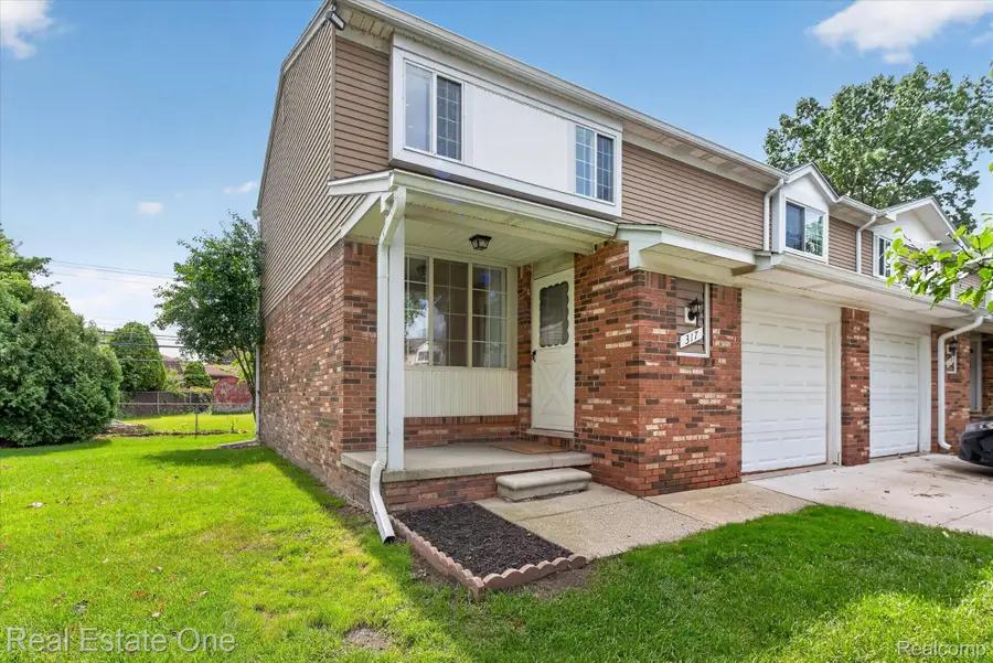 317 Hampton Court, South Lyon, MI 48178 - #3