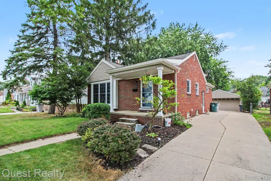 2678 Oakshire Avenue, Berkley, MI 48072 - #2