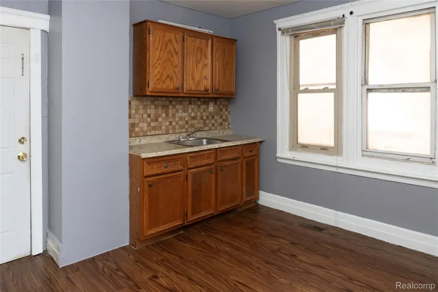 2441 Holbrook Street, Hamtramck, MI 48212 - #3