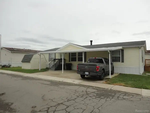 25182 Frontier Circle, FlatRock, MI 48134