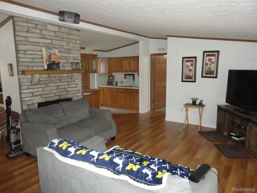 25182 Frontier Circle, Flat Rock, MI 48134 - #2