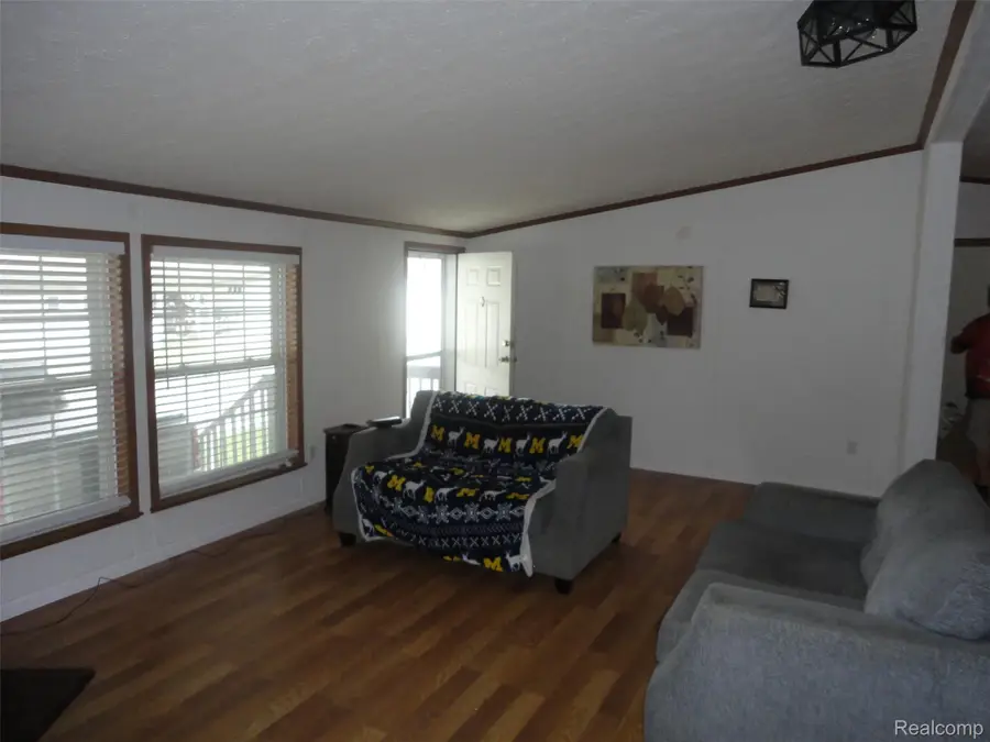 25182 Frontier Circle, Flat Rock, MI 48134 - #3
