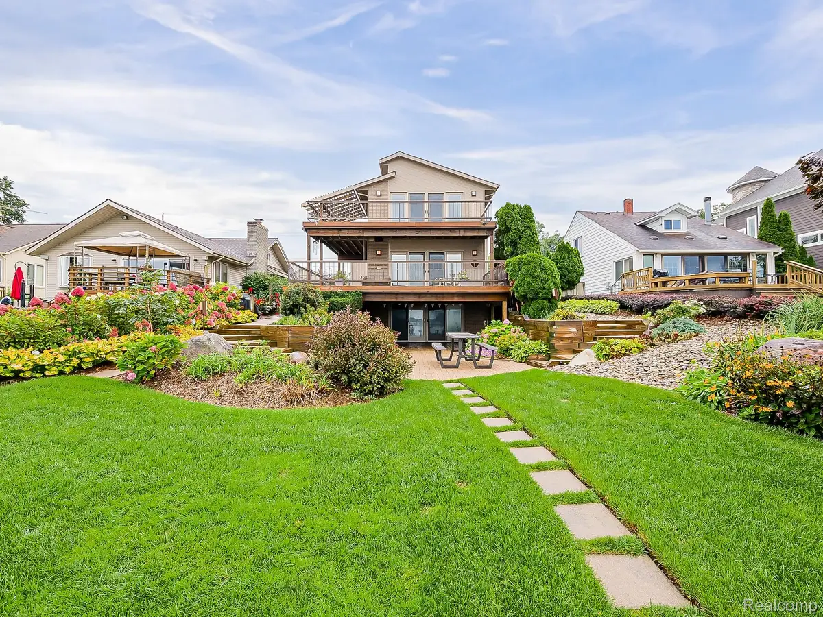 7830 Barnsbury Road, West Bloomfield, MI 48324 - #1