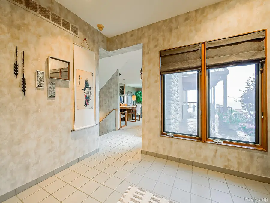 7830 Barnsbury Road, West Bloomfield, MI 48324 - #3