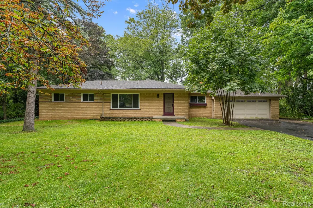 1175 South Boulevard W, Troy, MI 48098 - #1