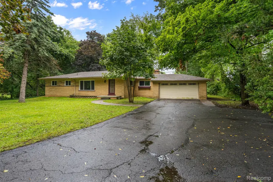 1175 South Boulevard W, Troy, MI 48098 - #2