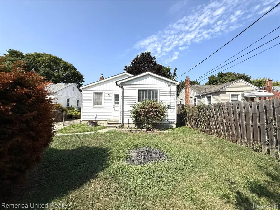 3831 Mayfair Street, Dearborn, MI 48124 - #2