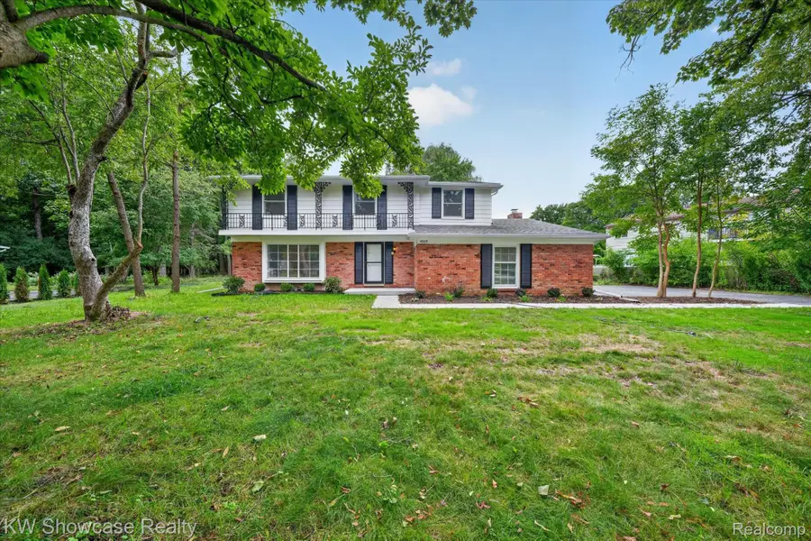 4069 Barnaby Court, West Bloomfield, MI 48323 - #3