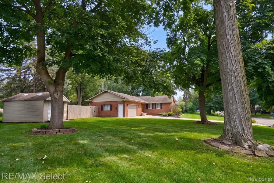 4293 Old Carriage Road, Flint, MI 48507 - #2