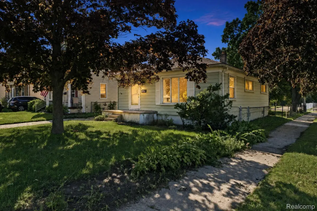 531 Highland Avenue, Clawson, MI 48017 - #1
