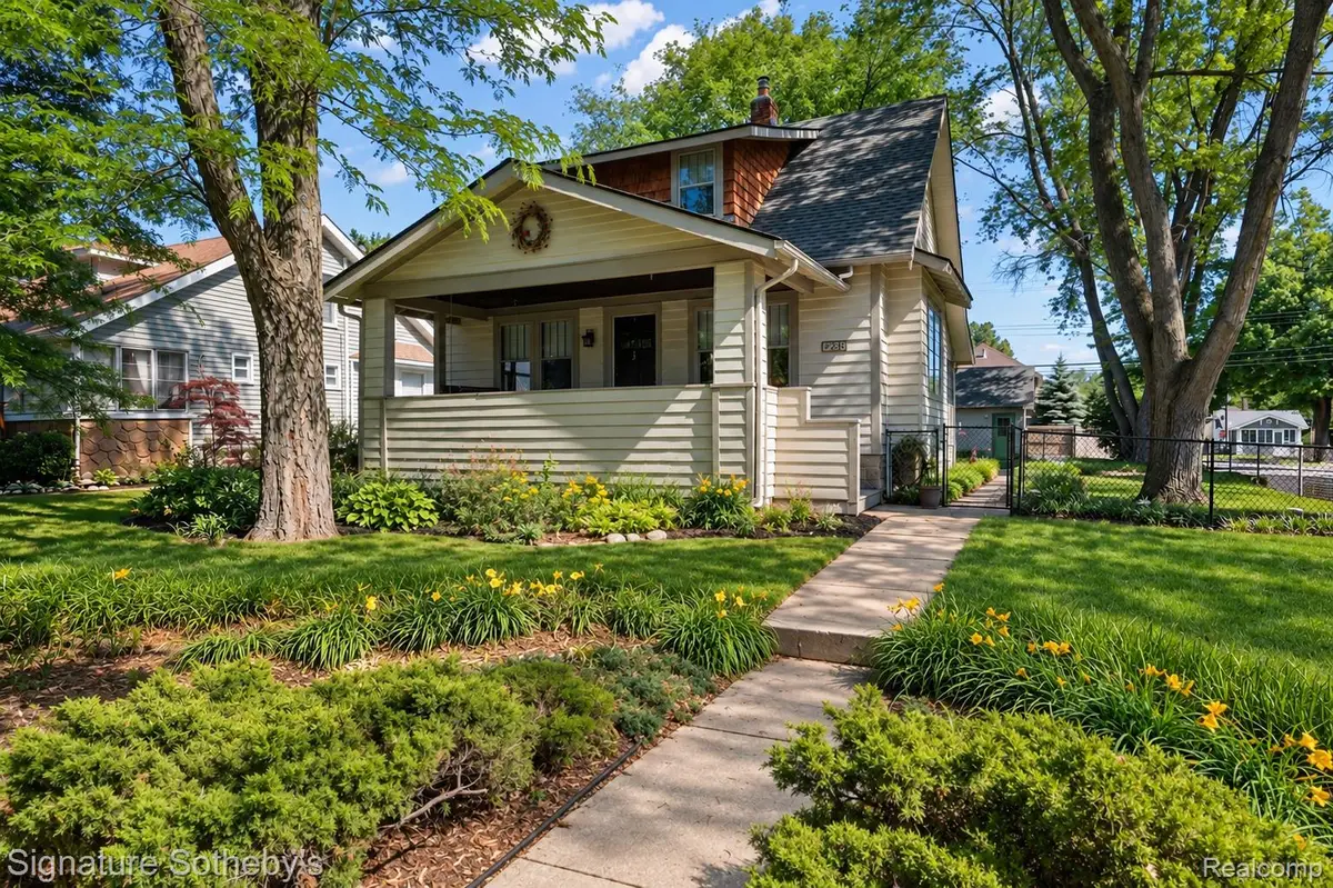 233 E Farnum Avenue, Royal Oak, MI 48067 - #1