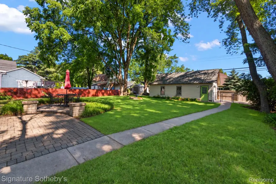 233 E Farnum Avenue, Royal Oak, MI 48067 - #3