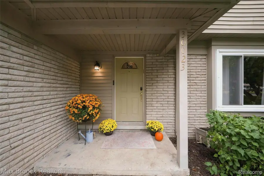 30023 Rock Creek Drive, Southfield, MI 48076 - #3