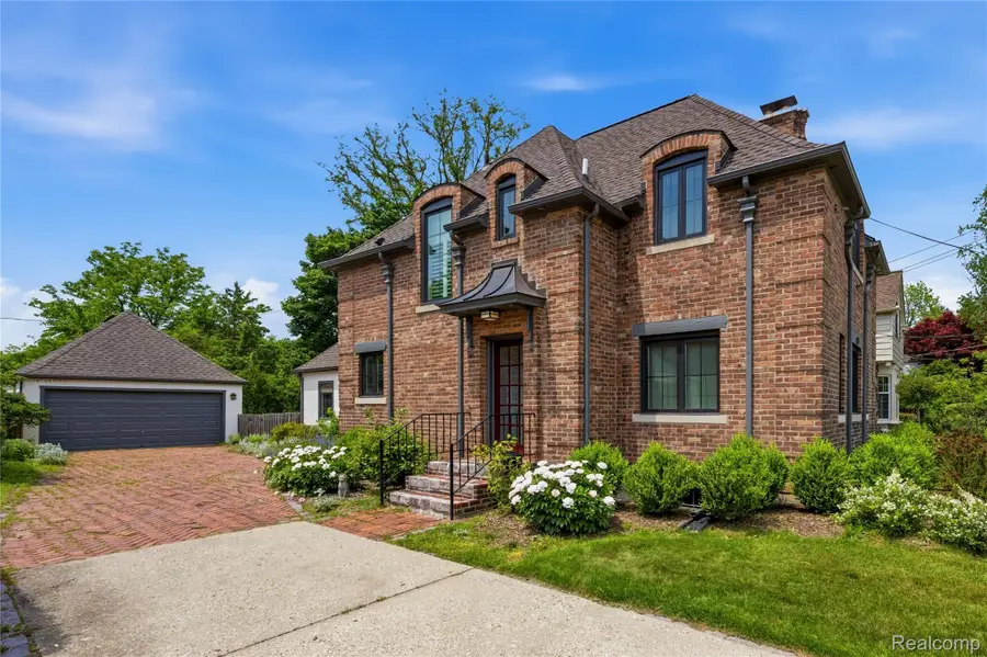 250 Pleasant Street, Birmingham, MI 48009 - #2