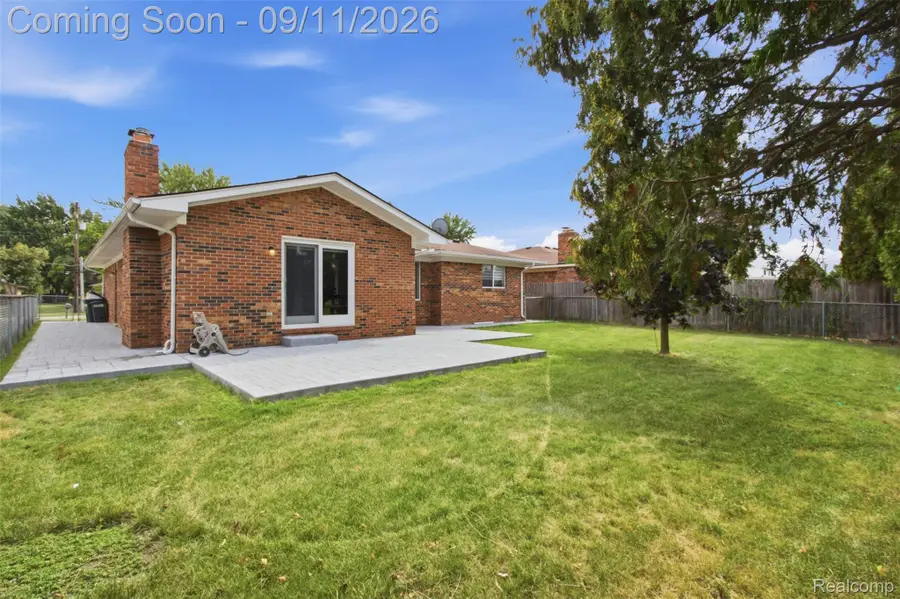 3465 Fox Hill Drive, Sterling Heights, MI 48310 - #3