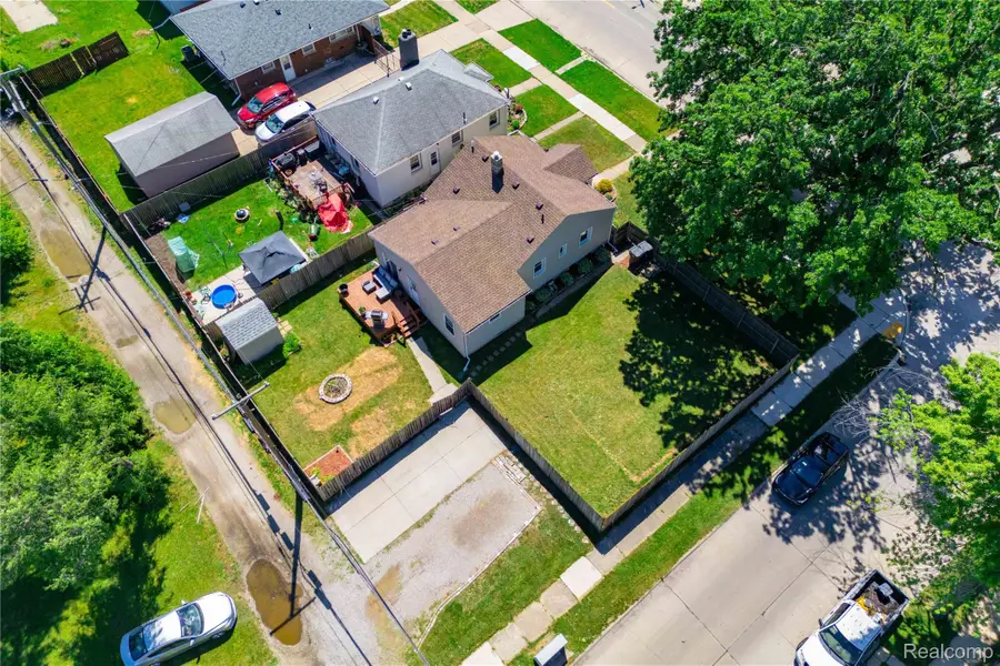 826 Goddard Street, Wyandotte, MI 48192 - #2