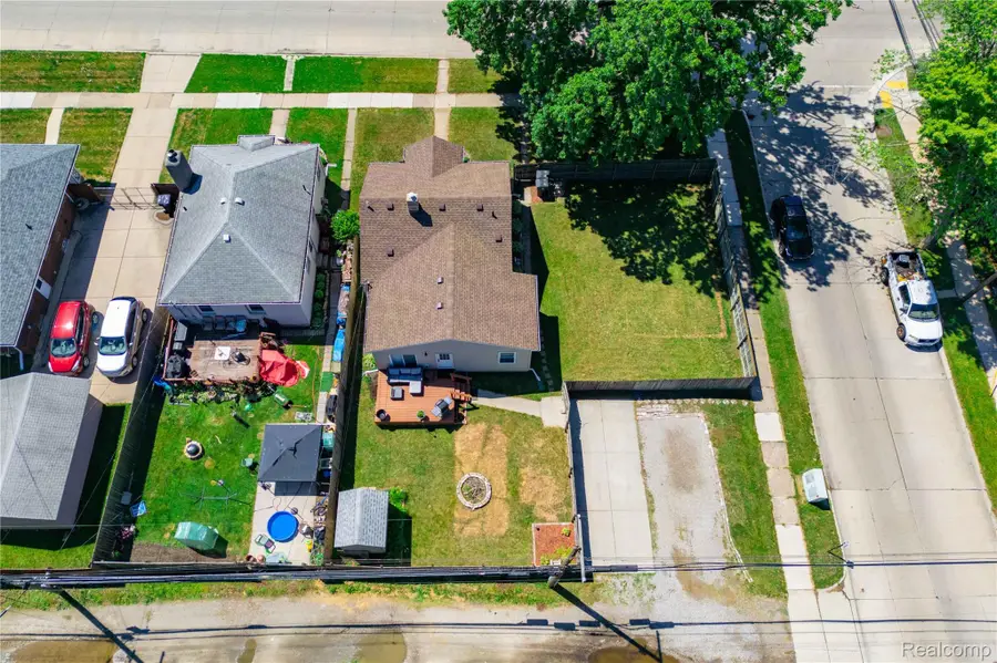 826 Goddard Street, Wyandotte, MI 48192 - #3