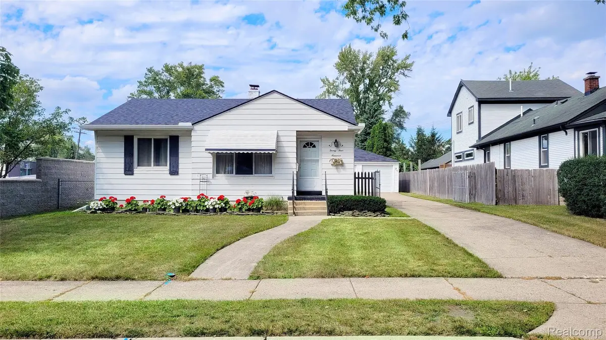 2400 Oxford Road, Berkley, MI 48072 - #1
