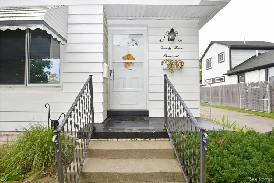 2400 Oxford Road, Berkley, MI 48072 - #2