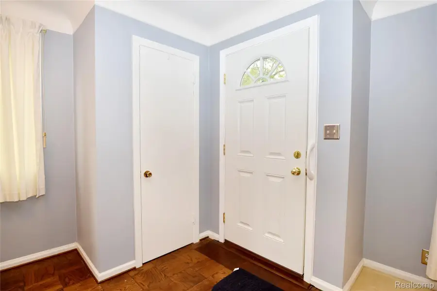 2400 Oxford Road, Berkley, MI 48072 - #3