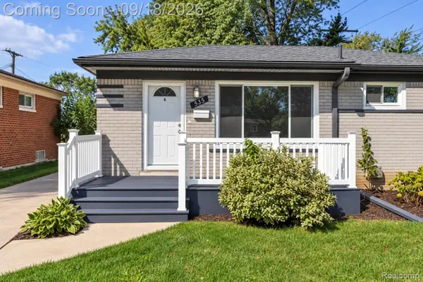 535 E Rose Avenue, GardenCity, MI 48135