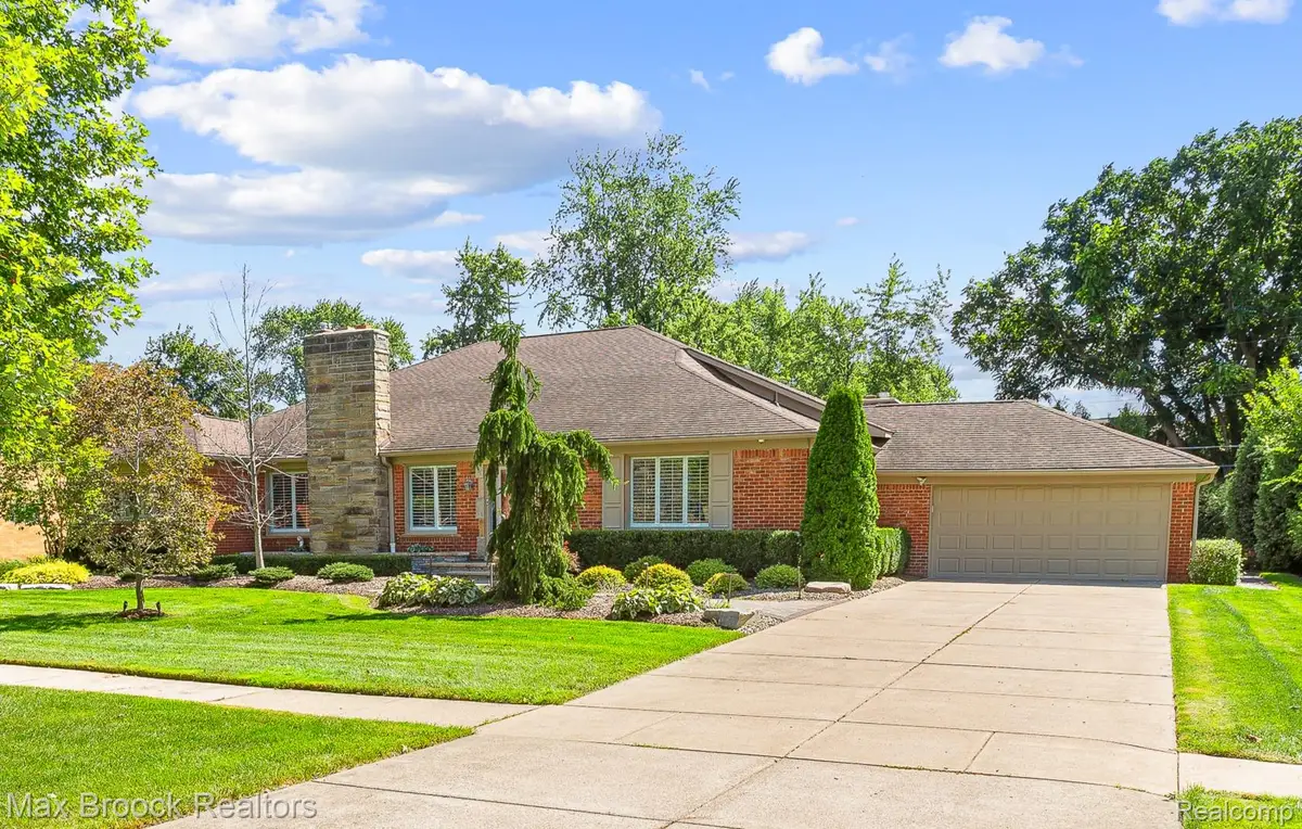 18639 Warwick Street, Beverly Hills, MI 48025 - #1